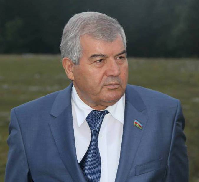 Sabir Rüstəmxanlı Seymur Baycandan yazdı<br>