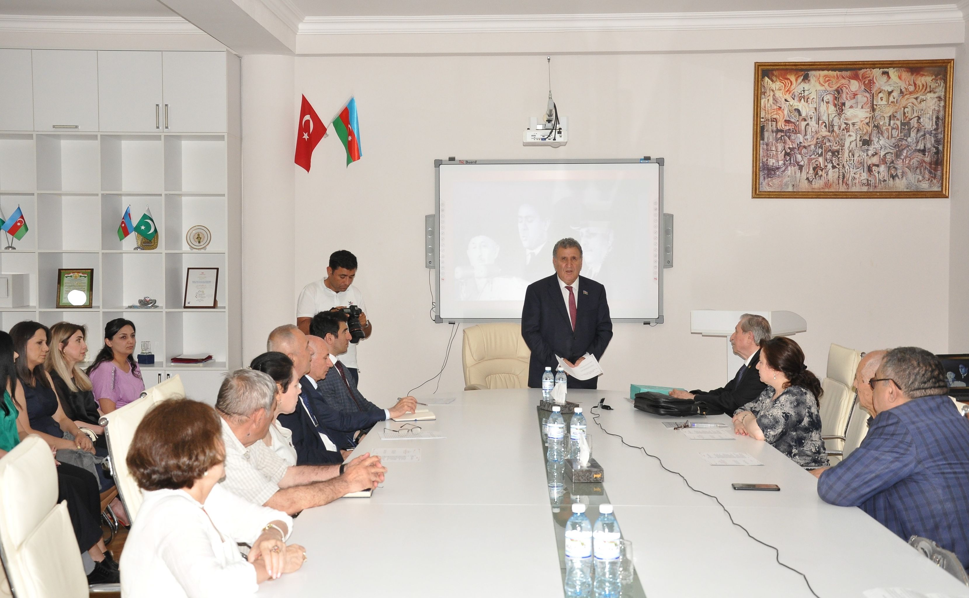 <span style="text-align: justify;">“Mirzə Ələkbər Sabirin sənəti və müasir dövr” adlı elmi sessiya keçirilib</span>