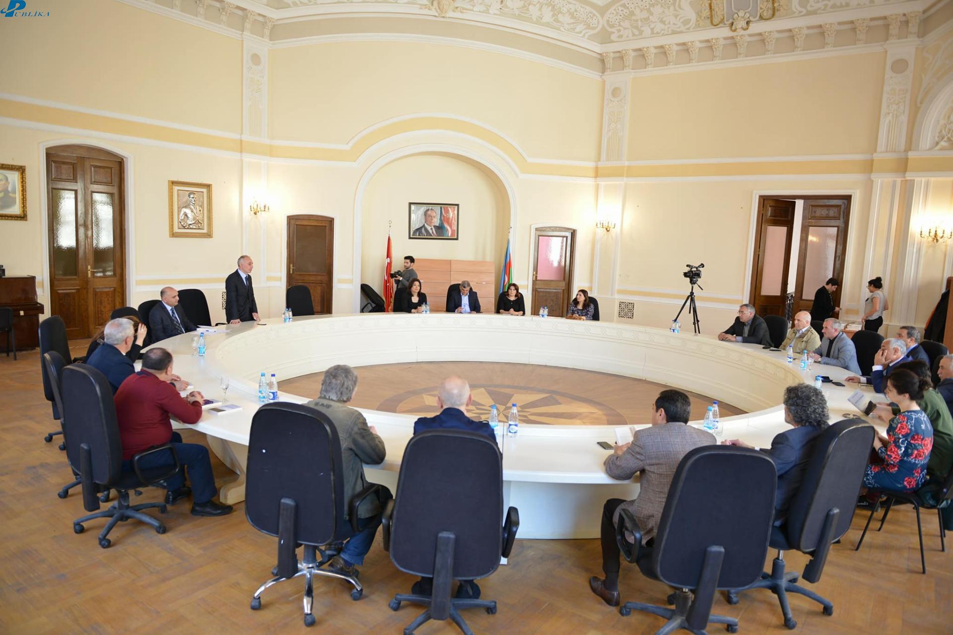 Qurban Yaquboğlunun "Mən yoxam" kitabı təqdim olundu