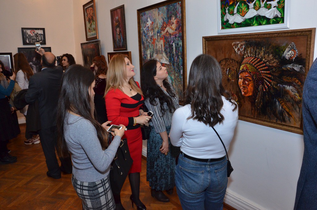 Xalq rəssamı Arif Əzizin və tələbələrinin sərgisi açılıb