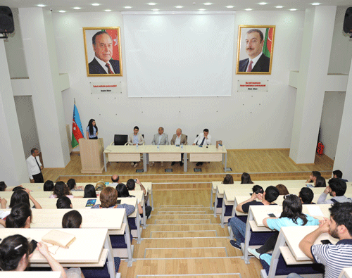 Bakı Mühəndislik Universitetində yazıçı Zahid Sarıtorpaqla görüş keçirilib