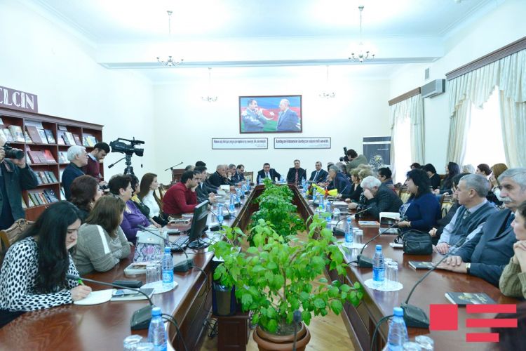 Əsəd Cahangirin kitabının təqdimatı keçirilib