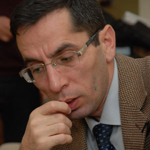 Qulu Ağsəs - “Görsən üşüyürsən, yandır özünü...”