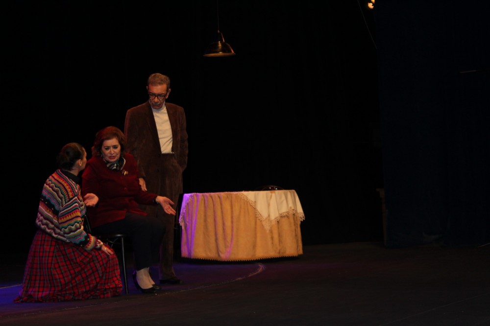 Rus Dram Teatrı Tbilisidə “Payız sonatası” tamaşası ilə çıxış edib