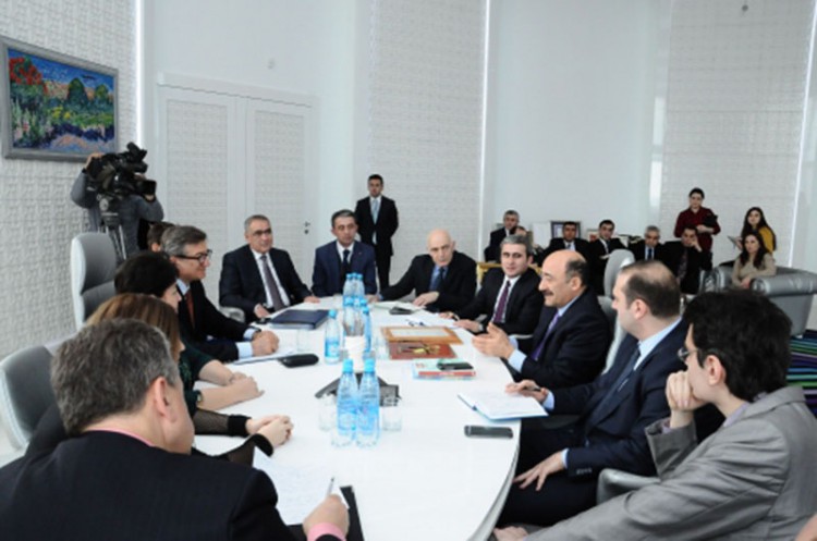 Mədəniyyət və Turizm Nazirliyində ukraynalı yazıçılarla görüş olub<br>