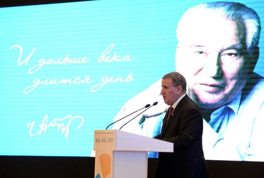 Nağıldan gerçəyə: “Ağ gəmi” və ya əbədiyaşar Aytmatov