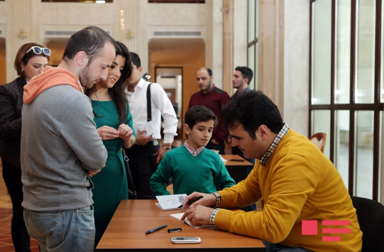 Mirmehdi Ağaoğlunun kitabının təqdimatı olub - “Bu gün səbr elə”