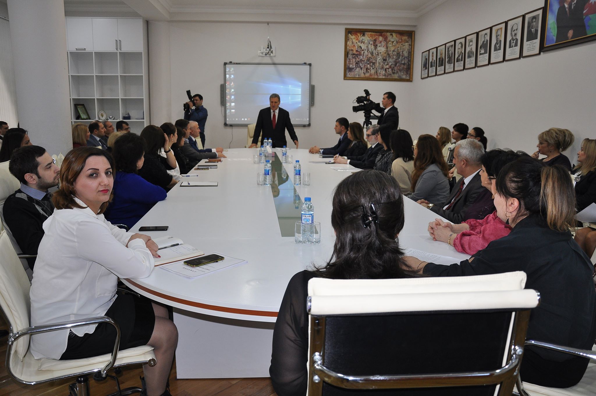 AMEA-nın İctimaiyyətlə əlaqələr şöbələrinin hesabat iclası keçirilib