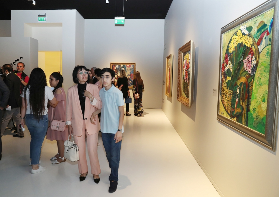 Dünya şöhrətli rəssam Zurab Seretelinin sərgisi açılıb<br>