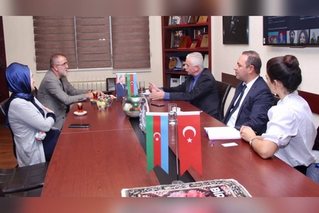 Fadil Hoca: “Bir azərbaycanlı tələbə Avropaya gedib, orada türkcə təhsil almaq istəyərsə, o zaman biz onu dəvət edirik”