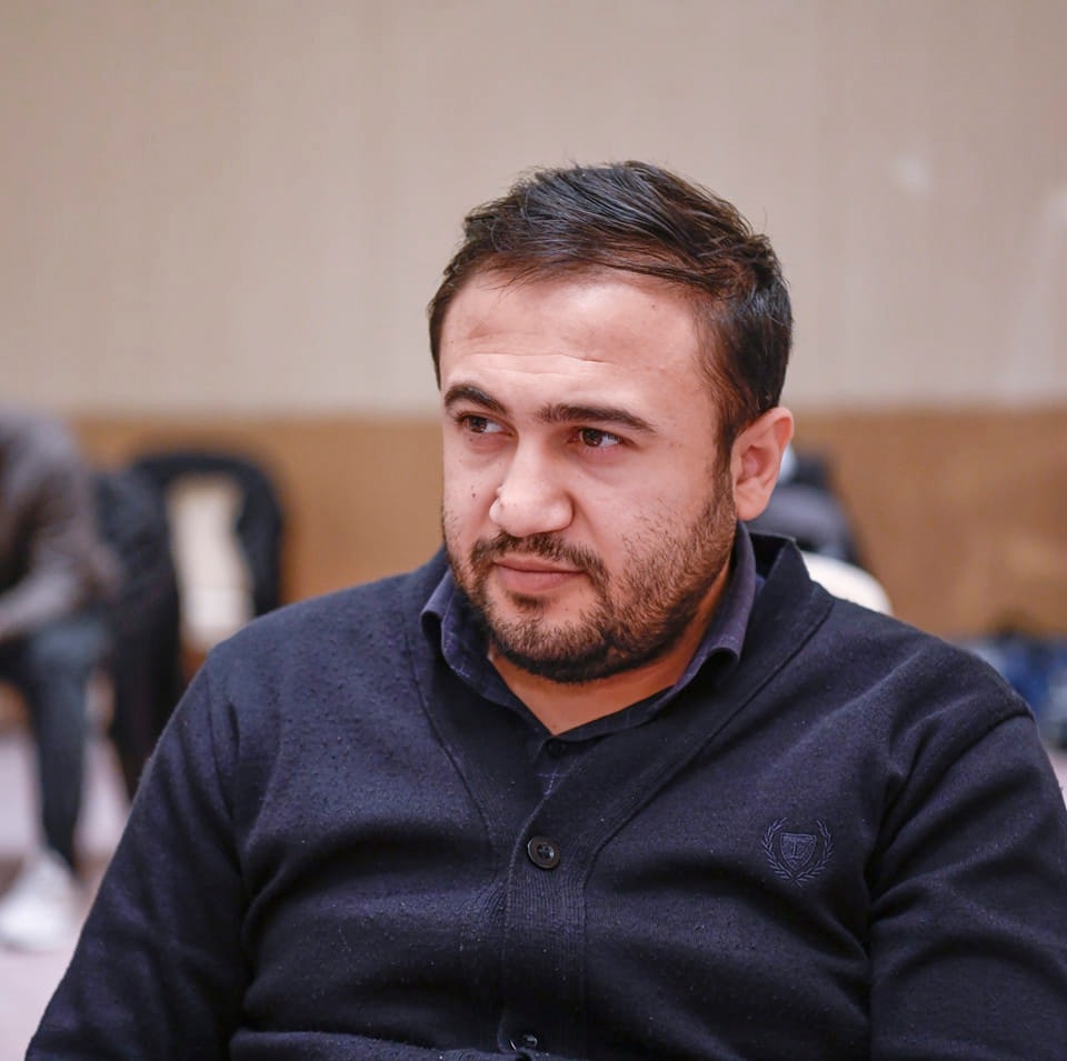 <span style="text-align: justify;">Mərahim Nəsib -&nbsp;</span><span style="text-align: justify;">Əllərim göy üzündə, d</span><span style="text-align: justify;">odağımda dualar</span>