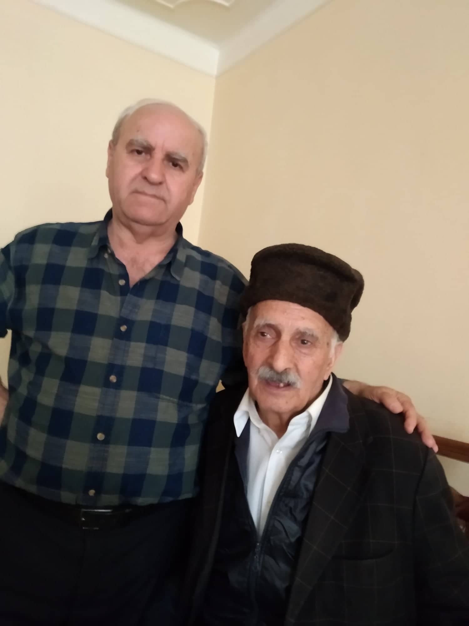 <div>Azad Qaradərəli - Qara sevda<br></div>