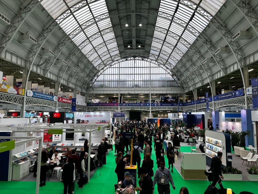 <p>Azərbaycan London Beynəlxalq Kitab Sərgisində təmsil olunur</p>