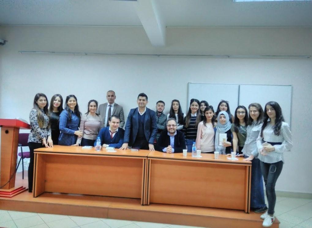 Tələbələr Qan Turalının əsərini müzakirə etdilər - Fotolar