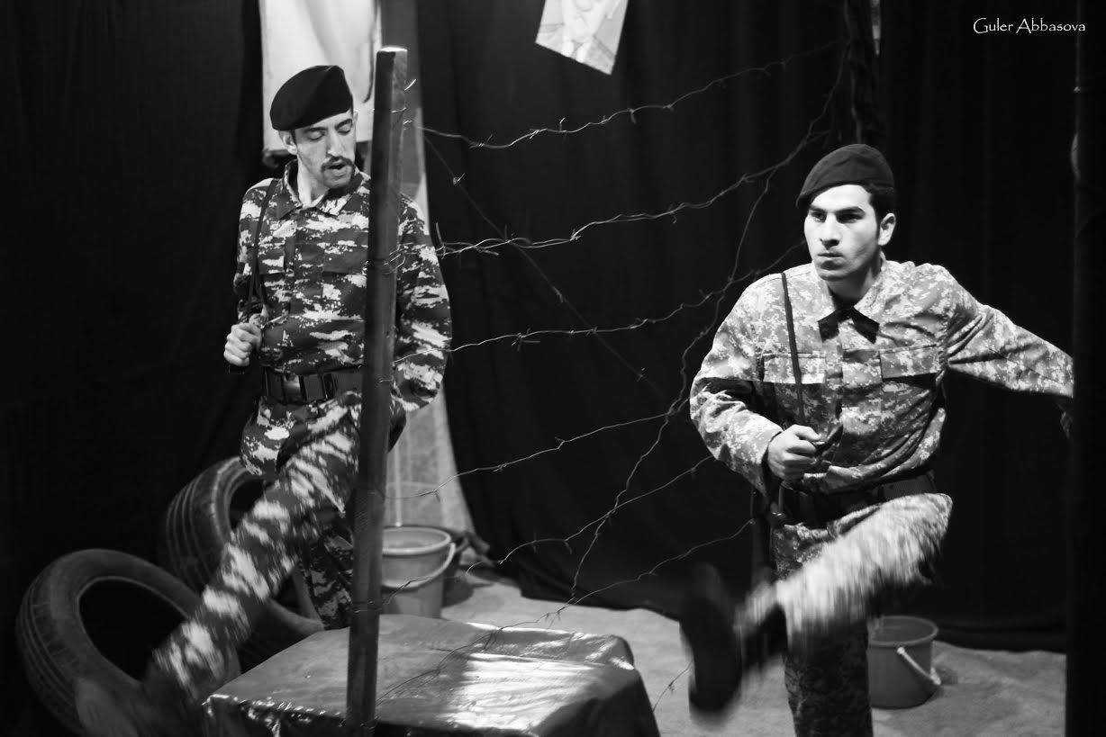 “Oda” Teatrında yeni tamaşa - “Tikanlı məftillər”