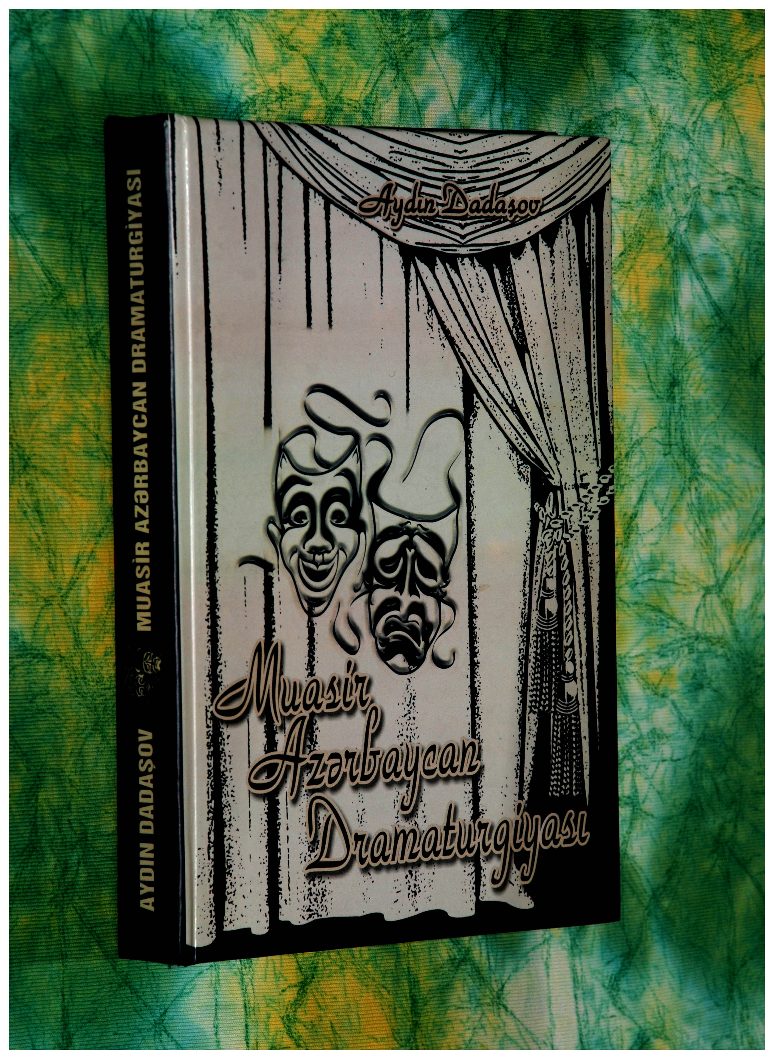 Aydın Dadaşovun yeni kitabları çap olundu<br>