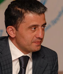 Səlim Babullaoğlu: “Reklam mətnləri hər gün insanları təhqir edir”