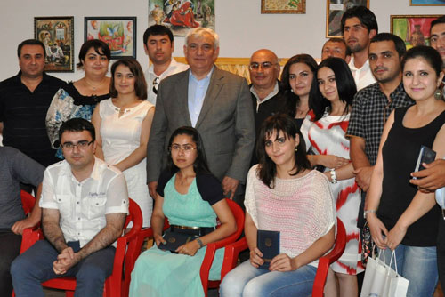 <span>BSU-nun Yaradıcılıq fakültəsi tələbələrini mərasimlə yola saldı - FOTOLAR</span>