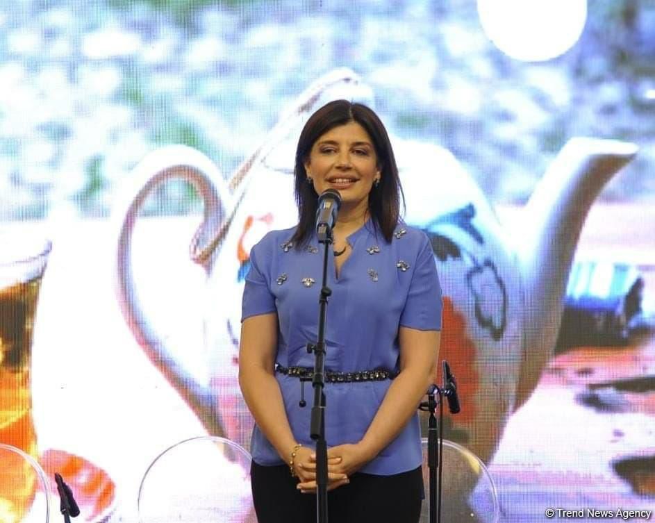 <div style="text-align: left;">Günay Əfəndiyeva: Reza Deqatinin fotoşəkillərinə baxarkən insanlar həm təsirlənir, həm də heyranlıq duyur</div>