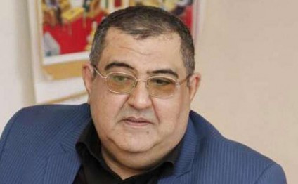 Vüqar Əhməd Hindastanda "Ayın şairi" seçildi