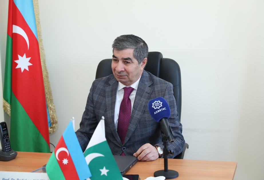 Professor Bədirxan Əhmədli: Universitetlərdə hələ də sovet dövrünün dərsliklərindən istifadə olunur - MÜSAHİBƏ<br>