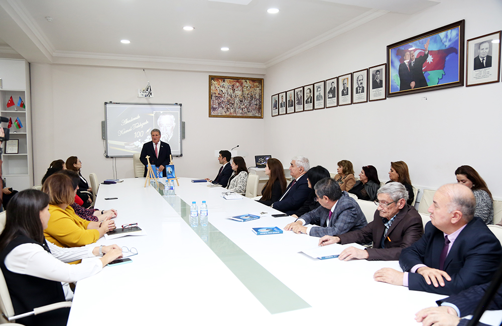 <span style="text-align: justify;">Akademik Kamal Talıbzadənin 100 illik yubileyinə həsr olunmuş elmi sessiya keçirilib</span>