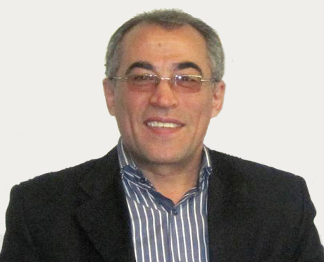 Əlabbas - Yanaşı masalar - Hekayə