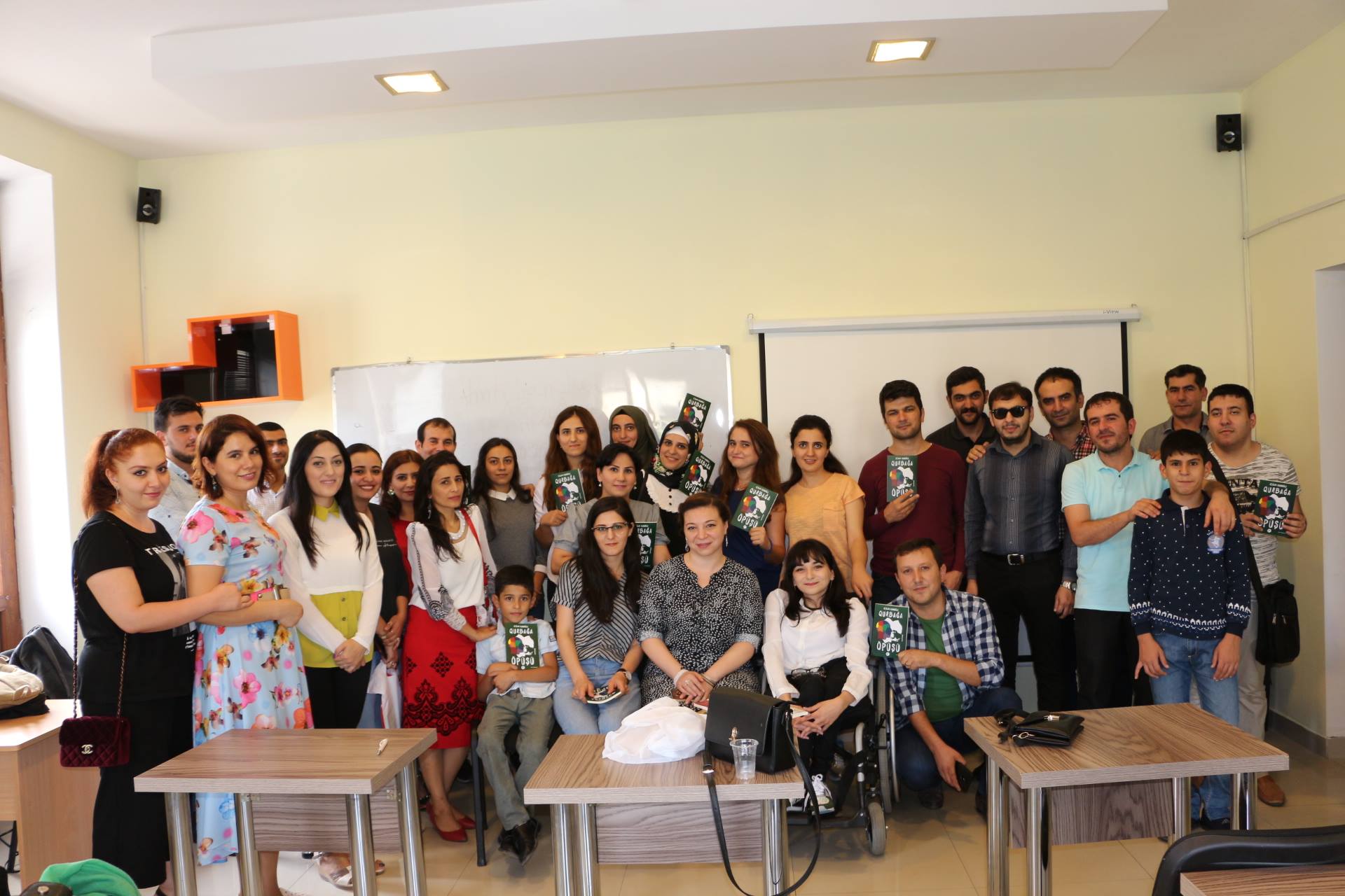 Ceylan Mumoğlunun “Qurbağa öpüşü” təqdim edildi