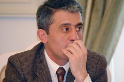 <span>Səlim Babullaoğlu: “Dünya ədəbiyyatından bu 5 yazarı oxumağı məsləhət görərdim" - <span>MÜSAHİBƏ</span></span>