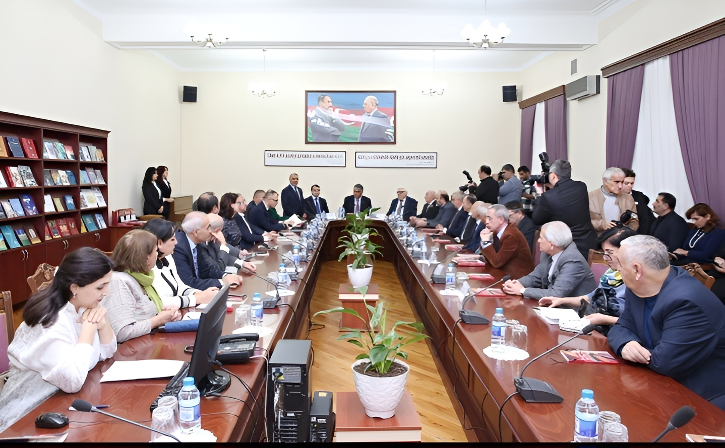 Bakıda “Məhmət Akif Ərsoy. Seçmə şeirlər” kitabının təqdimatı olub