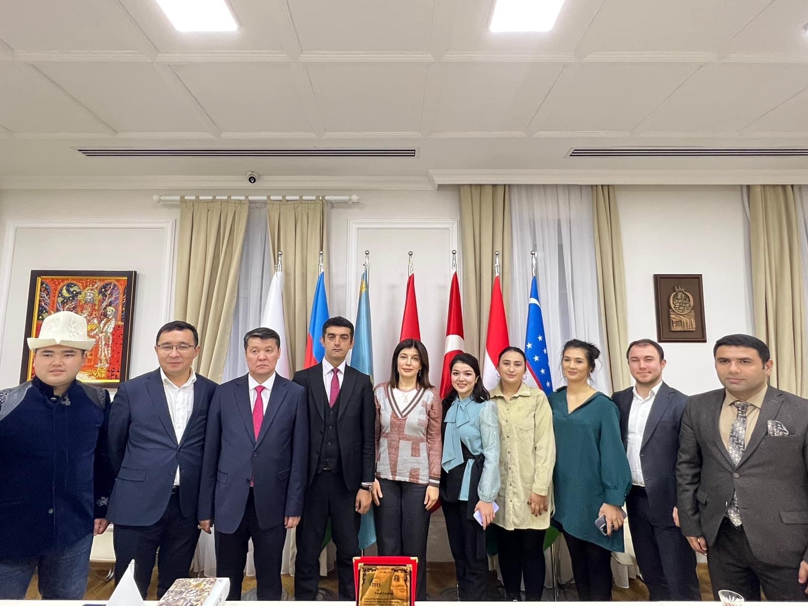 Günay Əfəndiyeva türk dövlətlərinin gənc şair və yazarları ilə görüşüb