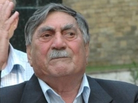 O dünyadan Şair Qabilin Fazil Mustafaya	
	məktubu<br>