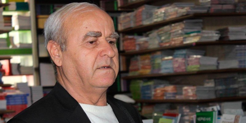 <div>Azad Qaradərəli - Ədəbiyat fahişələri<br></div>