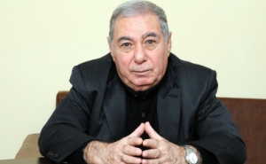 Əkrəm Əylisli: “\"Daş yuxuları\" Azərbaycan dilində nəşrə hazırlayıram”