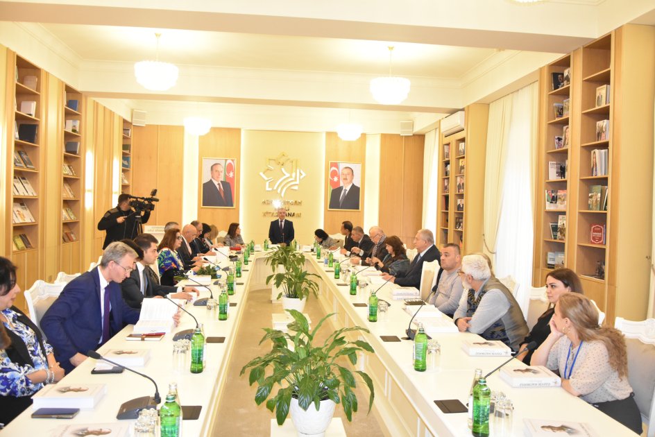 Milli Kitabxanada “Üzeyir Hacıbəyli. Biblioqrafiya” kitabının təqdimatı keçirilib