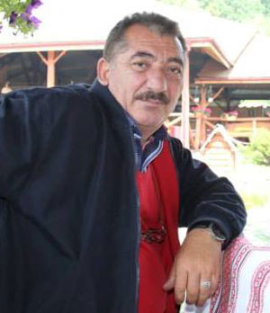 <span>Rüstəm Behrudi: “İstəsəm, mələyi Allahın əlindən alaram” - MÜSAHİBƏ</span>