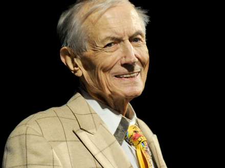 Yevgeni Yevtuşenko xəstəxanaya yerləşdirilib