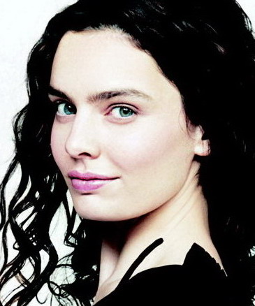 Nil Karaibrahimgil - Öp və şükret