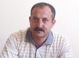 Etimad Başkeçid - Çarpayının baş tərəfi qəbir daşı kimi