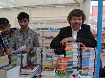 "Qanun"da ayın ən çox satılan kitabları - <span>SİYAHI	
	</span>