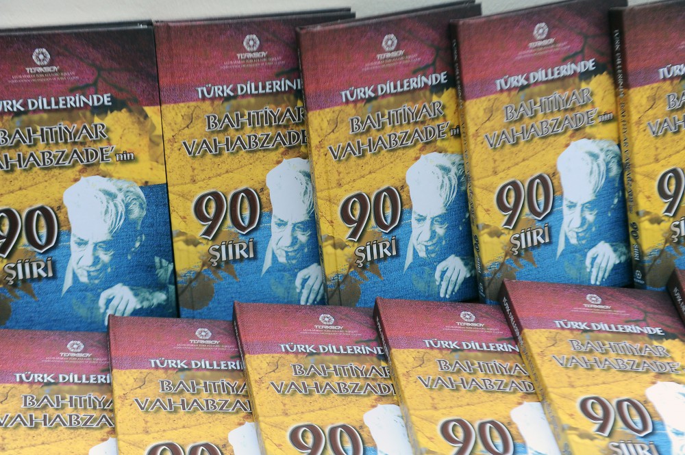 Bəxtiyar Vahabzadənin şeirləri türk dillərində