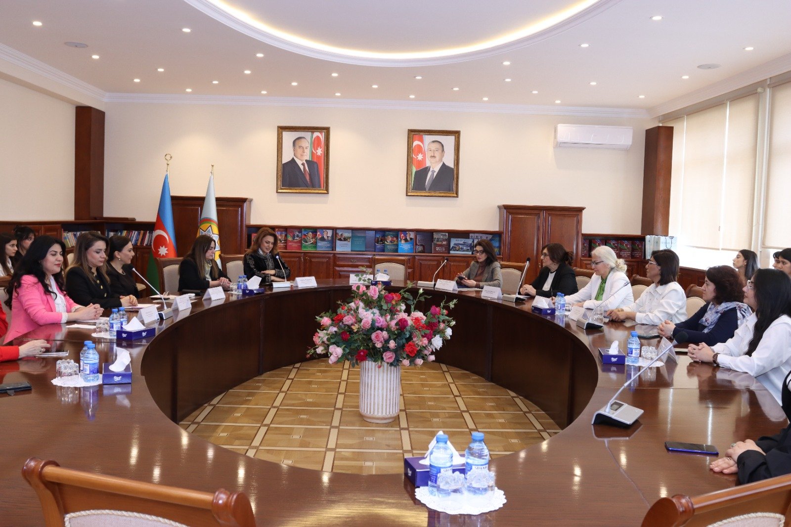Bakı Biznes Universitetində “Qadınlar və qızlar elmdə” gününə həsr olunmuş Beynəlxalq Dəyirmi Masa