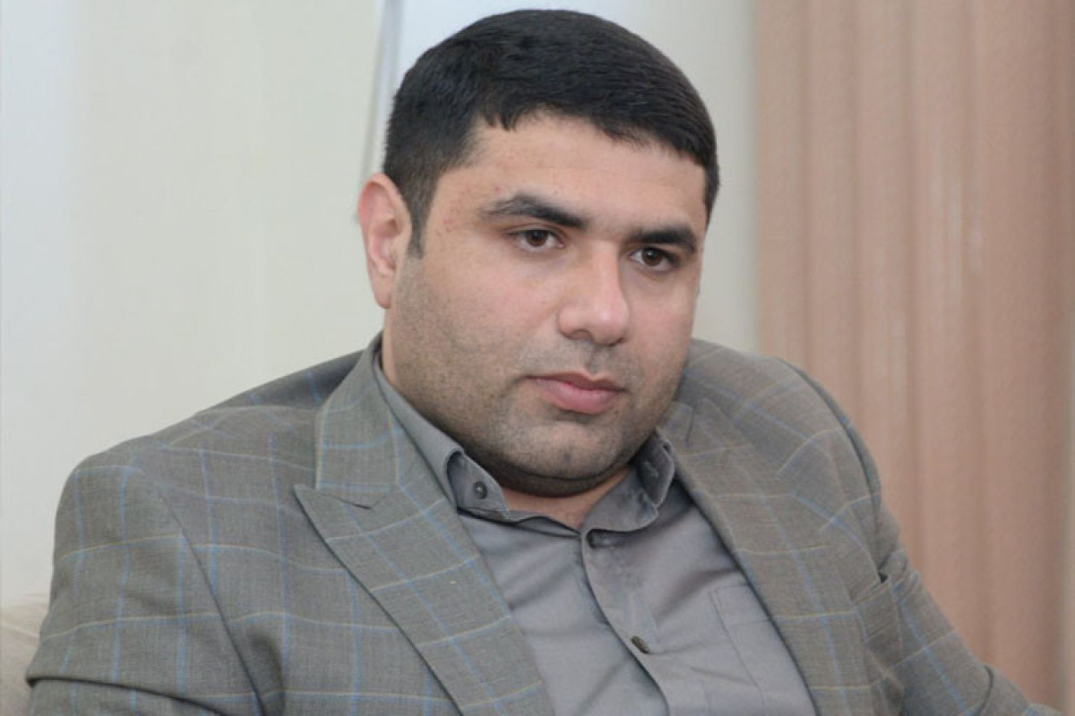 Fərid Hüseynin İstanbulda imza günü oldu - <span style="font-weight: bold; color: rgb(128, 0, 0);">Foto</span>