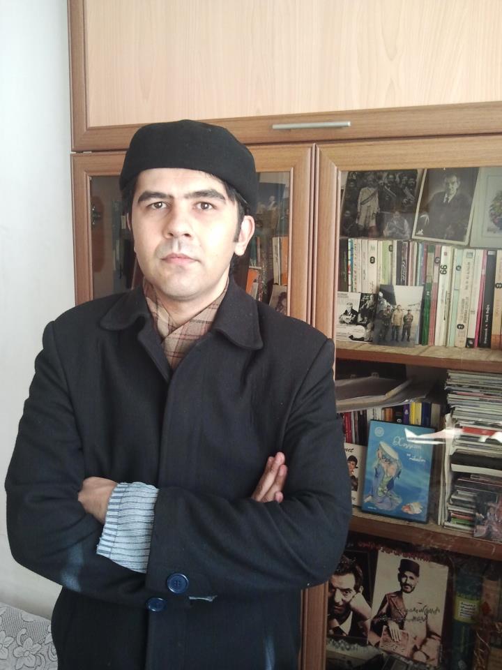 Xosrov Barışan - Hər kölgədə qıvrılırdı ölümcül ləpirlər