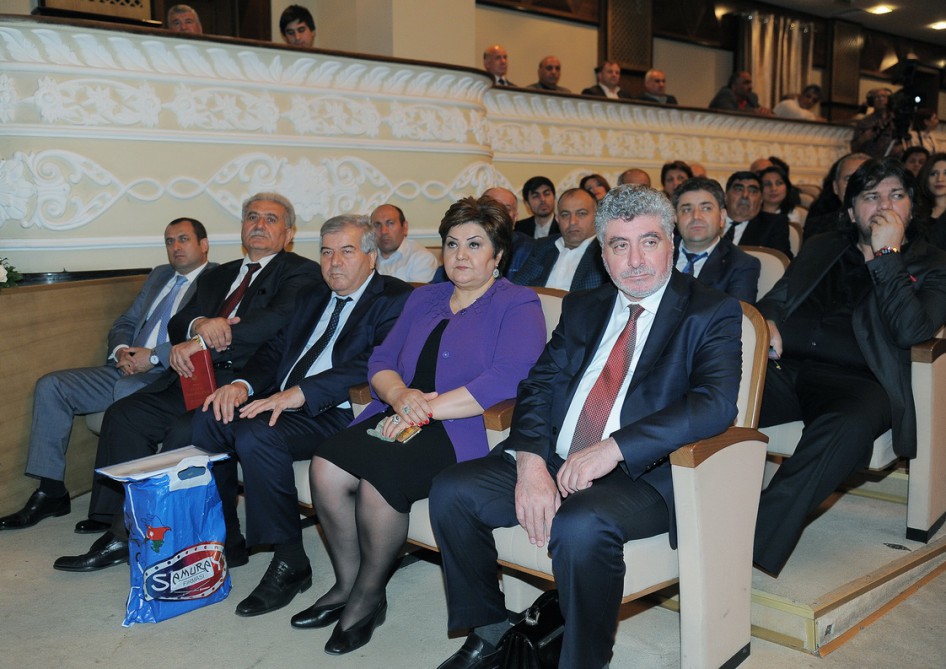 Xalq şairi Sabir Rüstəmxanlının 70 illiyi keçirilib<br>