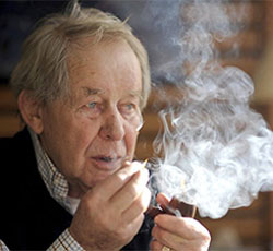 Ziqfrid Lenz: "Enerjimdən və beynimin gücündən asılı olaraq yazı yazmaq saatlarım dəyişir"