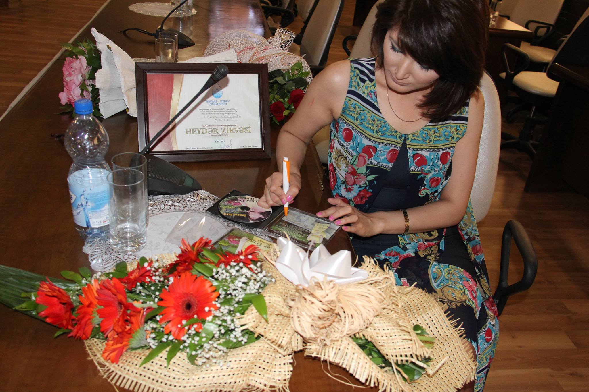 Ülkər Dənizin “Zamana baxış” diskin təqdimatı keçirilib