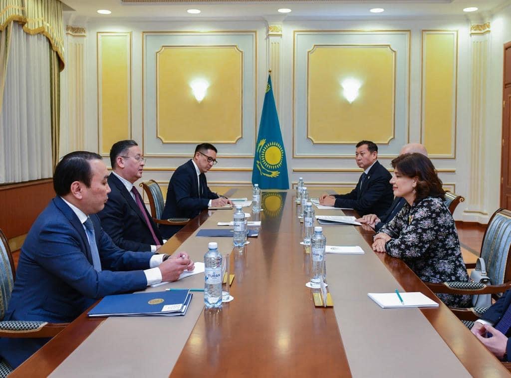 Beynəlxalq Türk Mədəniyyəti və İrsi Fondunun və Türk Akademiyasının rəhbərliyi Qazaxıstanın Xarici İşlər naziri ilə görüşüb