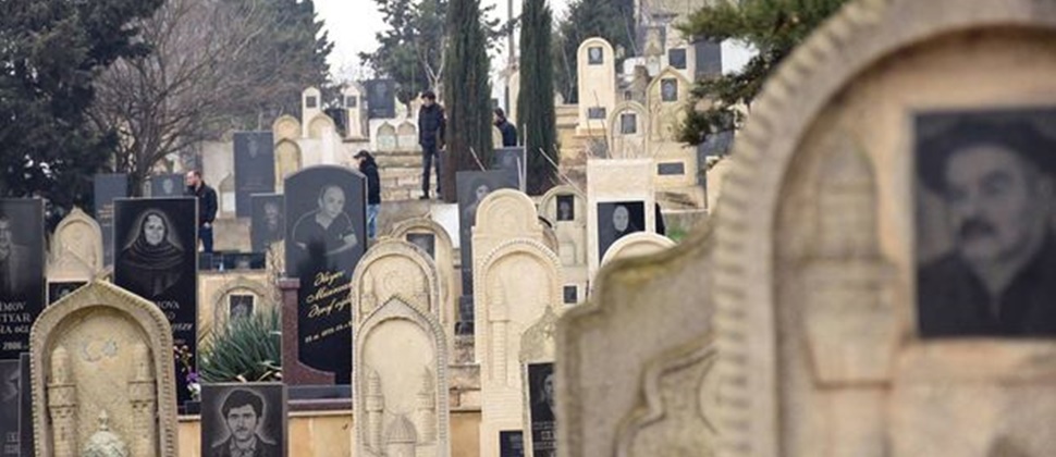 <div><span style="text-align: justify;">Anar Şamil -&nbsp;</span><span style="text-align: justify;">Mənimlə danış</span></div>