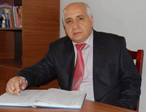 <span>Rüstəm Kamal: “XIX əsr Azərbaycan şairləri mənasızdır”	
	</span>